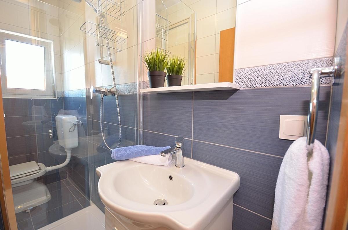 Mila Apartment Vodice Bagian luar foto