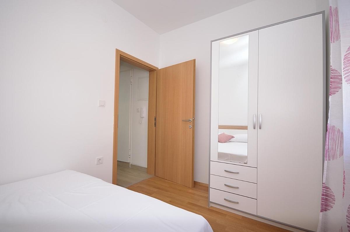 Mila Apartment Vodice Bagian luar foto