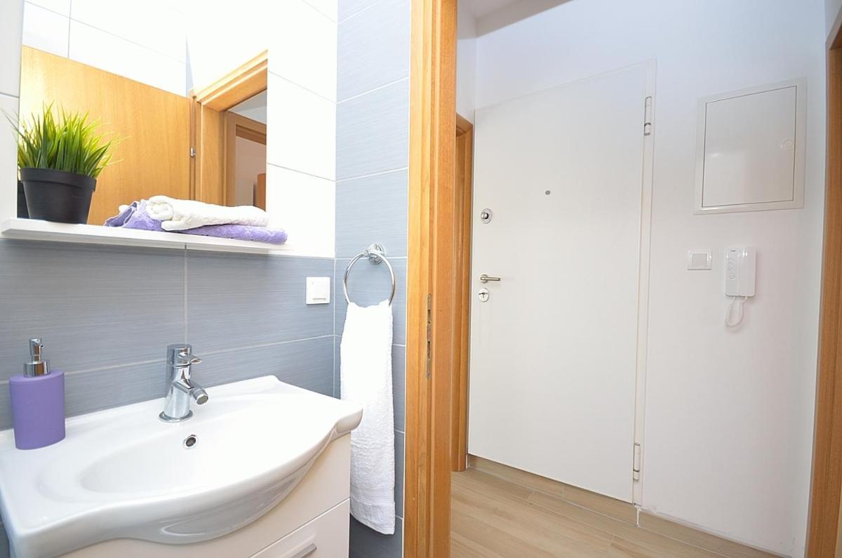 Mila Apartment Vodice Bagian luar foto